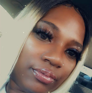 Meet your Posher, Ms. hollywud